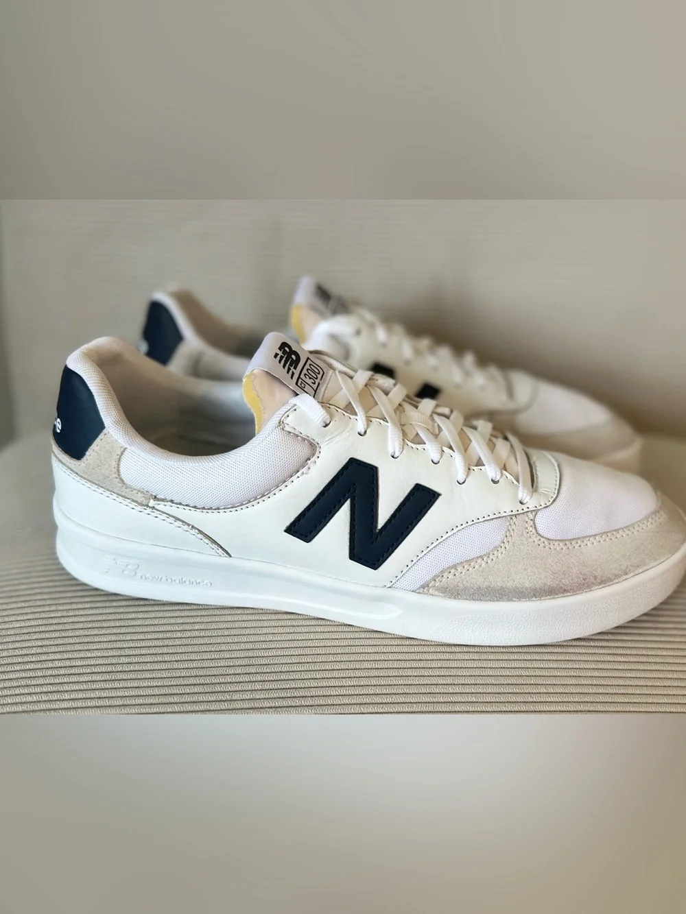 New Balance Men’s CT300 v3 Court Sneakers in the "White/Navy" size 10 - Picture 2 of 9